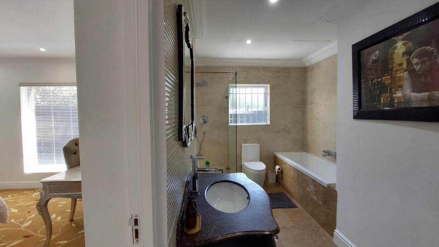 5 Bedroom Property for Sale in Sunset Beach Western Cape